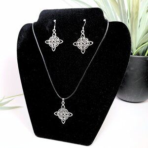 Title: Celtic Knot Necklace & Earring Set – Silver Tone